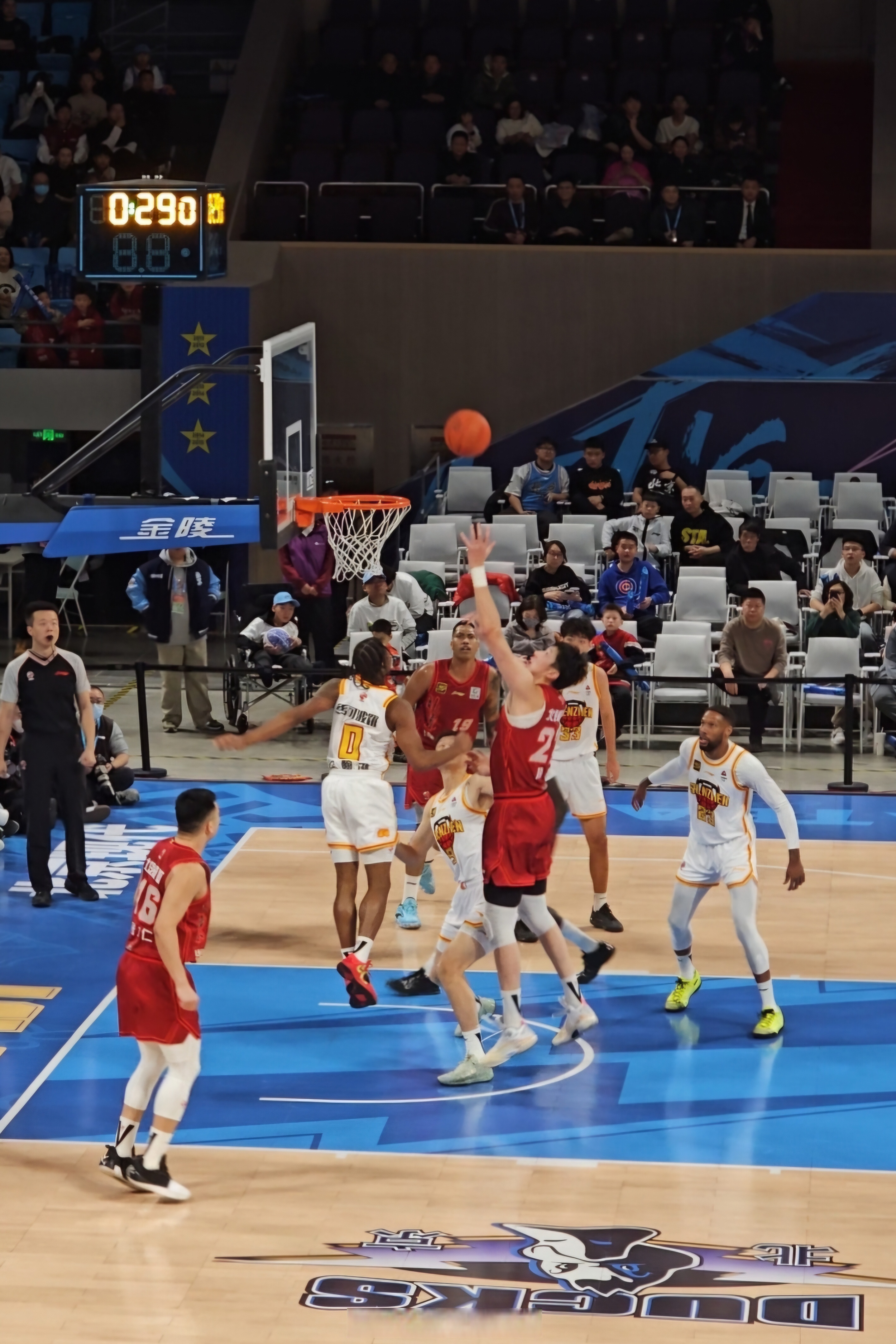 关键时刻,王强三分入篮,帮助北京队反超比分夺冠!的简单介绍 关键时刻,王强三分入篮,帮助北京队反超比分夺冠!的简单介绍