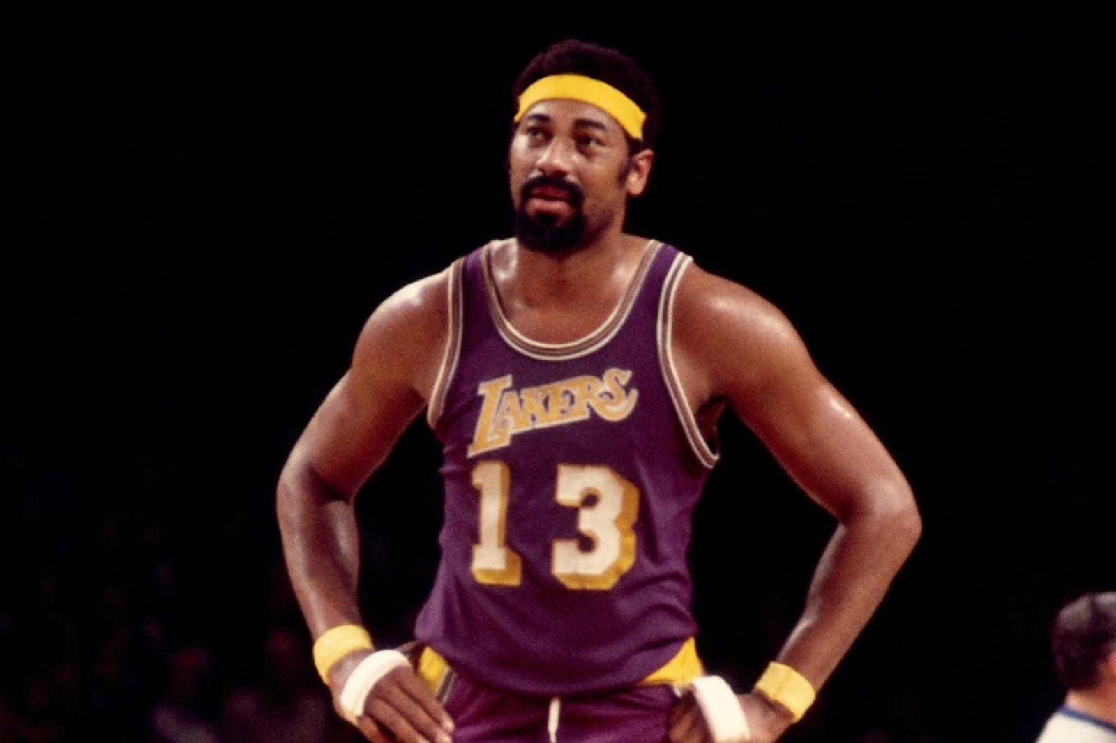 开云体育：NBA球星自传：讲述尤因的篮球生涯的简单介绍