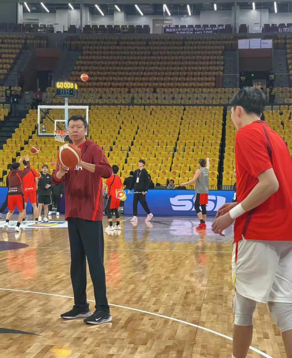 开云体育：中国篮球运动员：退役转型，多元发展，再创人生辉煌，为中国篮球做出贡献的简单介绍