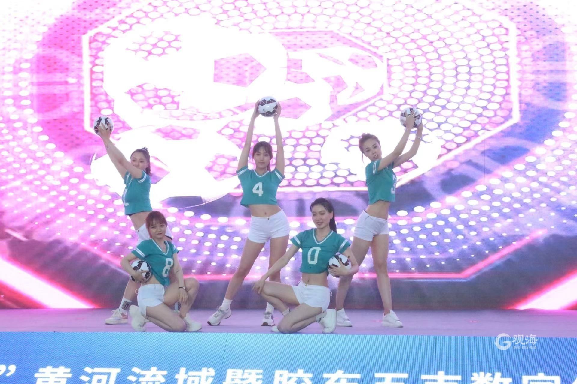 开云官方-开云体育：音乐与体育的结合：如何提升比赛气氛的简单介绍